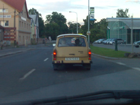 Když člověk potká na silnici takovýhle unikát, tak to musí řádně zaznamenat / Praha, 09. 06. 2009
