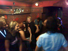 AB50 afterparty v Rockshock clubu: Miloš Knopp, Jirka Urban ml., Lukáš Pavlík, Petr Poláček, Zbyněk Drda a další / Praha, 10. 08. 2009